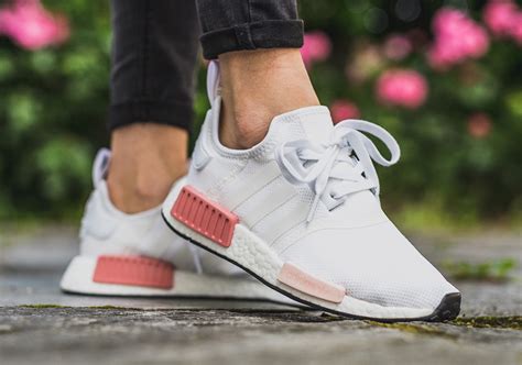 adidas nmd female.